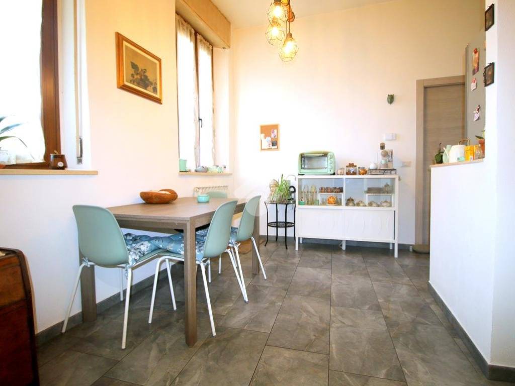 casa indipendente in vendita a Caronno Pertusella