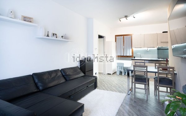 appartamento in vendita a Caronno Pertusella