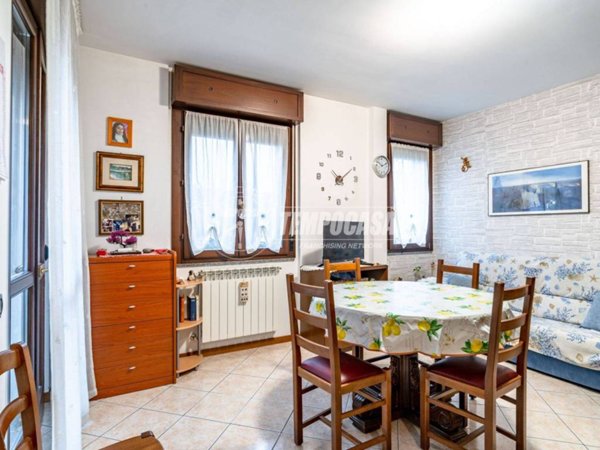 appartamento in vendita a Caronno Pertusella