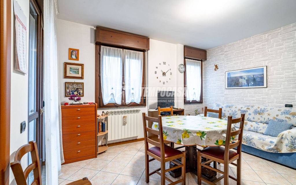 appartamento in vendita a Caronno Pertusella