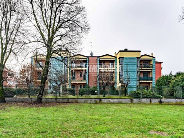 appartamento in vendita a Caronno Pertusella