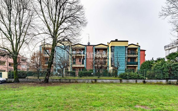 appartamento in vendita a Caronno Pertusella