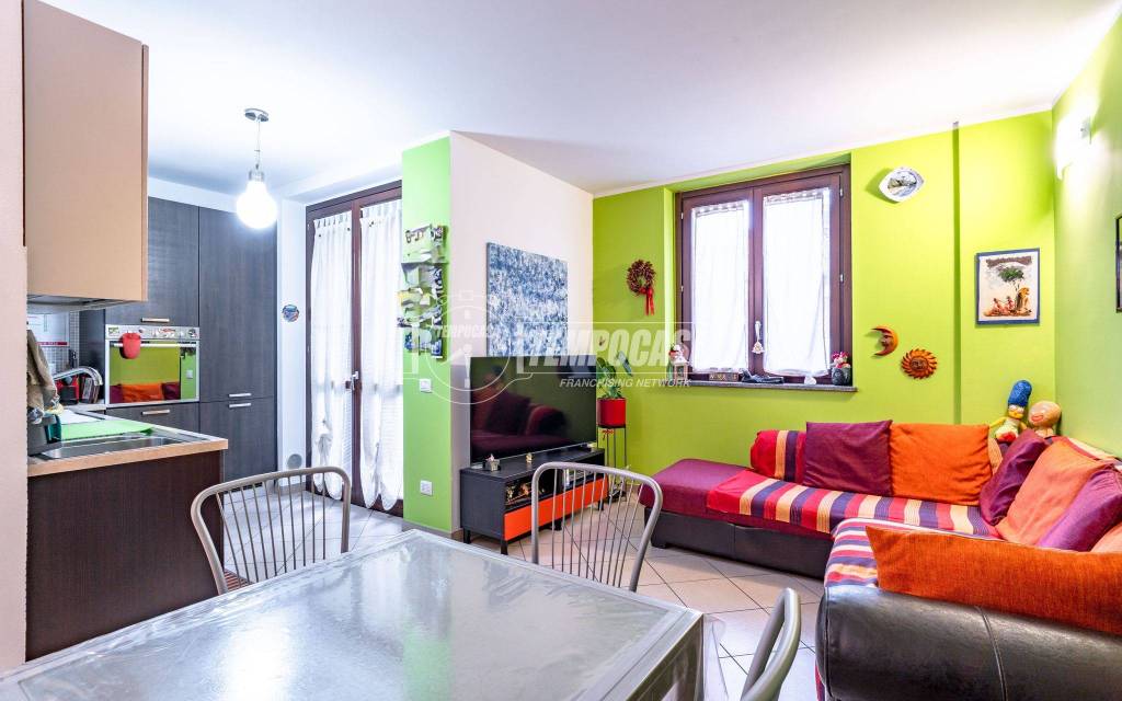 appartamento in vendita a Caronno Pertusella