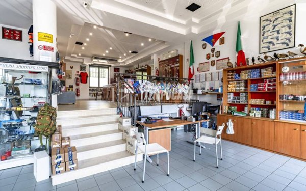 appartamento in vendita a Caronno Pertusella