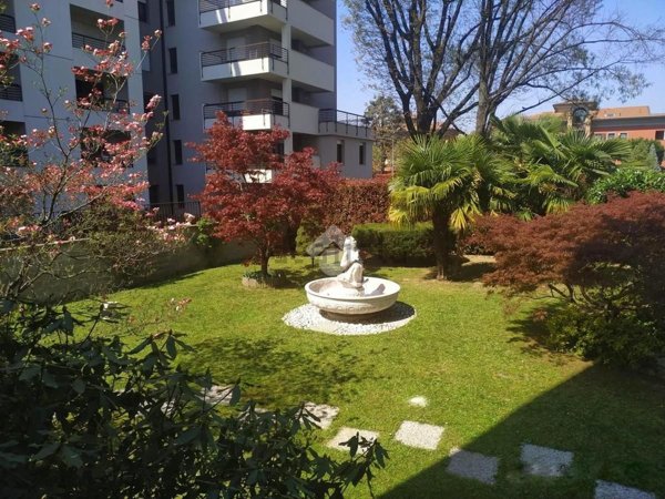 appartamento in vendita a Caronno Pertusella