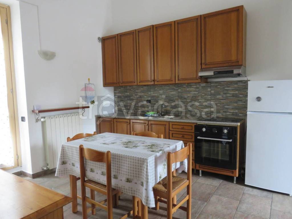 appartamento in vendita a Caronno Pertusella