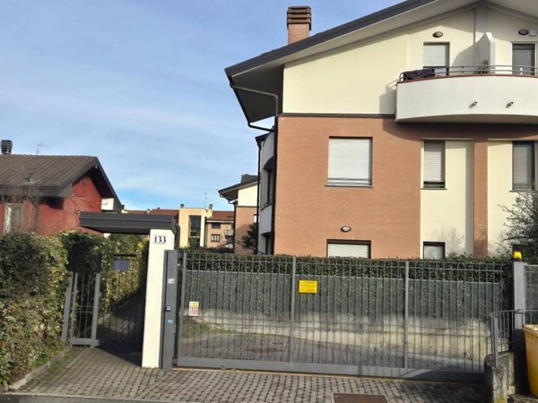 appartamento in vendita a Caronno Pertusella