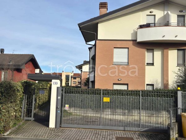 appartamento in vendita a Caronno Pertusella