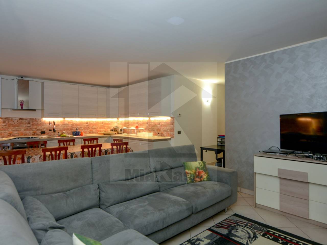 appartamento in vendita a Caronno Pertusella