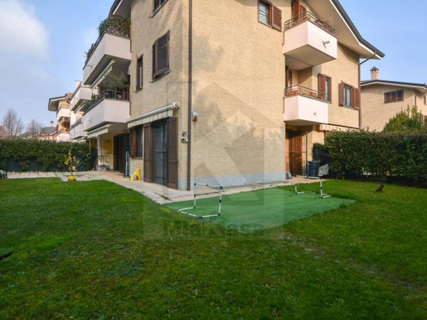 appartamento in vendita a Caronno Pertusella