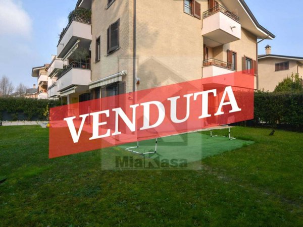 appartamento in vendita a Caronno Pertusella