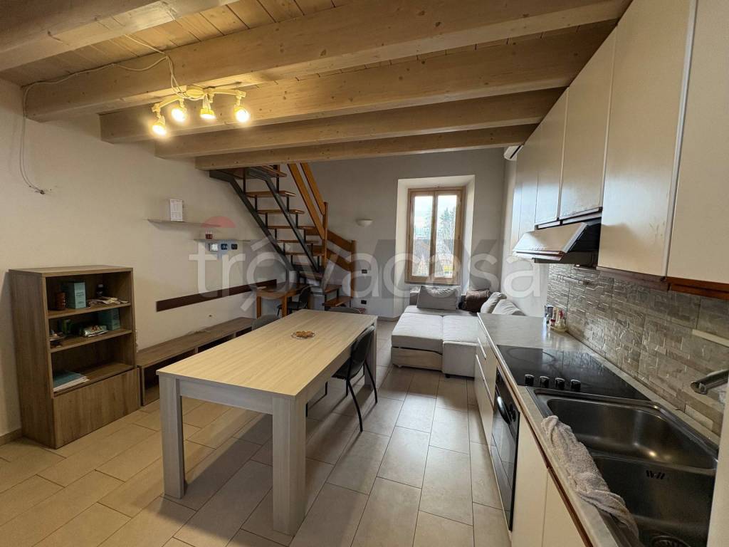 appartamento in vendita a Caronno Pertusella