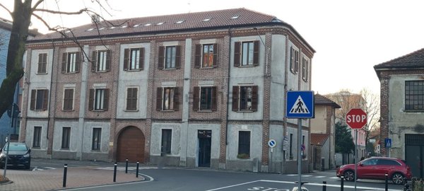 appartamento in vendita a Caronno Pertusella