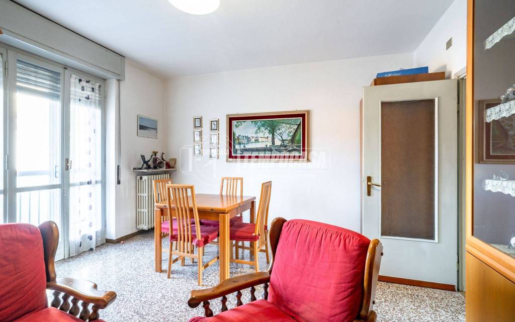 appartamento in vendita a Caronno Pertusella