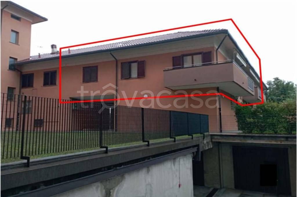 appartamento in vendita a Caronno Pertusella