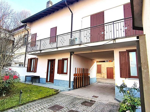 casa indipendente in vendita a Caronno Pertusella