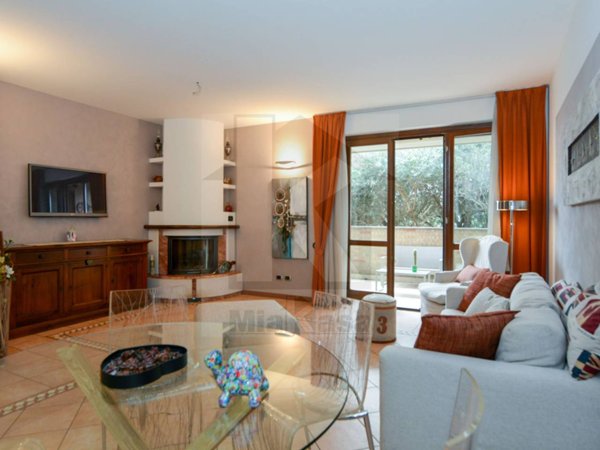 appartamento in vendita a Caronno Pertusella