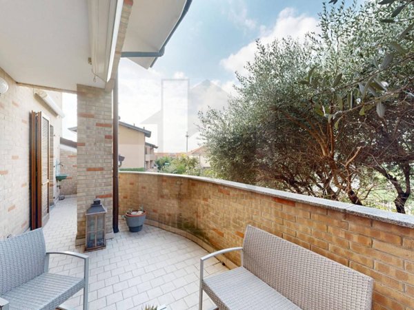 appartamento in vendita a Caronno Pertusella