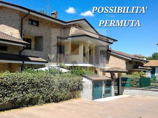 appartamento in vendita a Caronno Pertusella