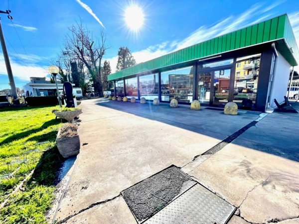 casa indipendente in vendita a Caronno Pertusella