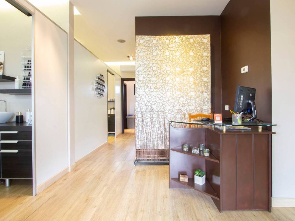 negozio in vendita a Caronno Pertusella