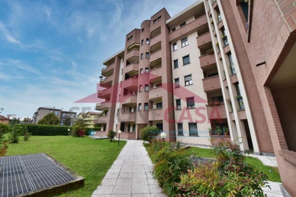 appartamento in vendita a Caronno Pertusella