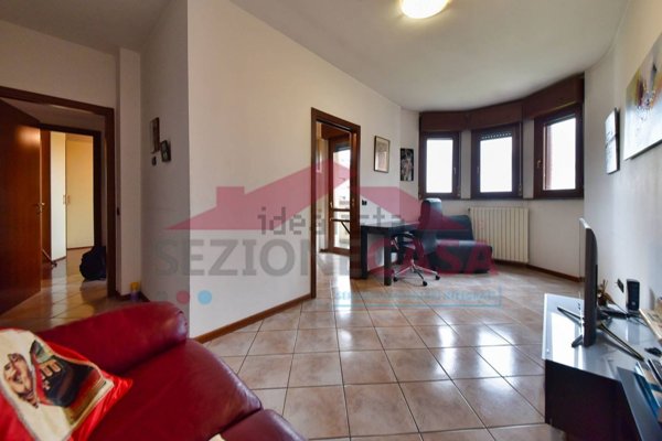 appartamento in vendita a Caronno Pertusella