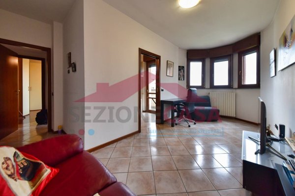 appartamento in vendita a Caronno Pertusella