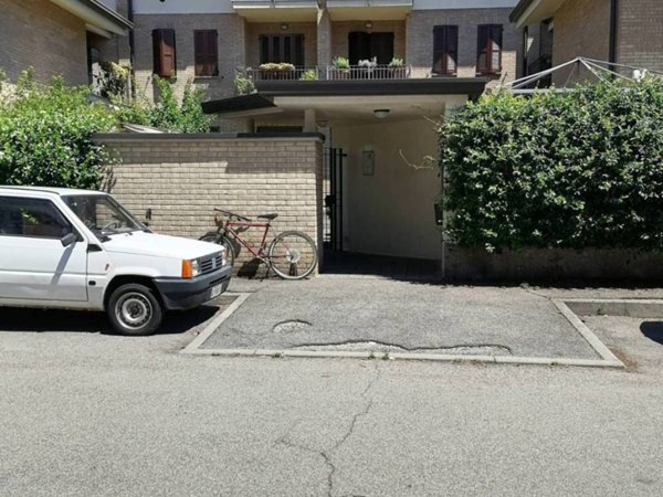 appartamento in vendita a Caronno Pertusella