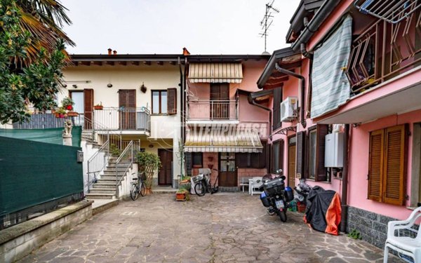 appartamento in vendita a Caronno Pertusella