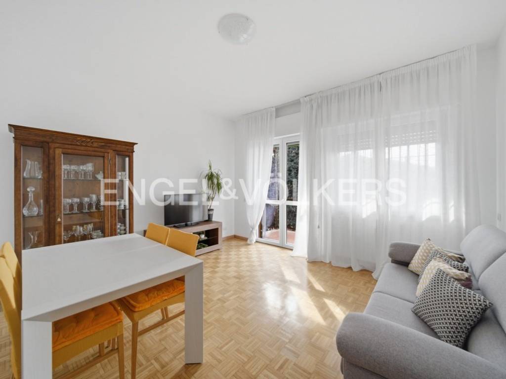 appartamento in vendita a Caronno Pertusella