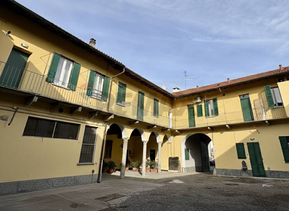 appartamento in vendita a Caronno Pertusella