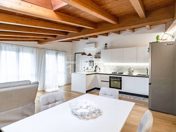 appartamento in vendita a Caronno Pertusella