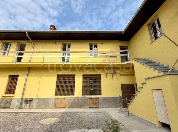 appartamento in vendita a Caronno Pertusella