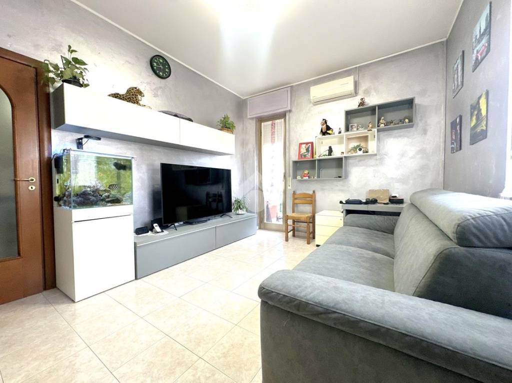 appartamento in vendita a Caronno Pertusella