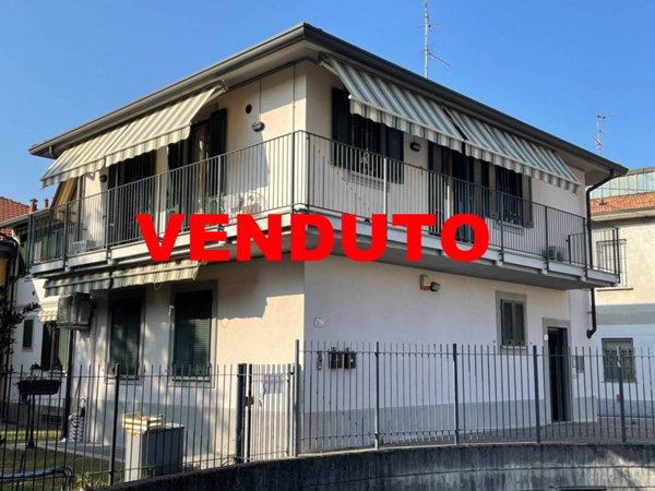 appartamento in vendita a Caronno Pertusella