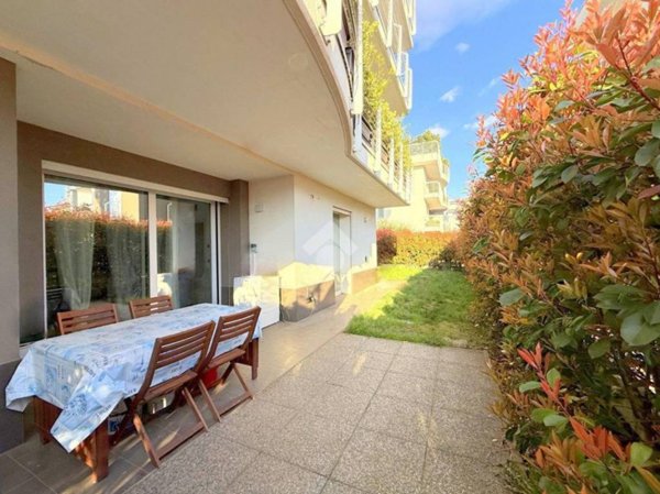 appartamento in vendita a Caronno Pertusella