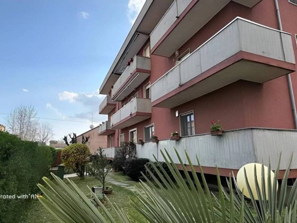 appartamento in vendita a Caronno Pertusella