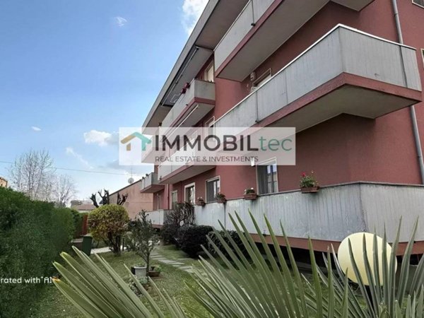 appartamento in vendita a Caronno Pertusella