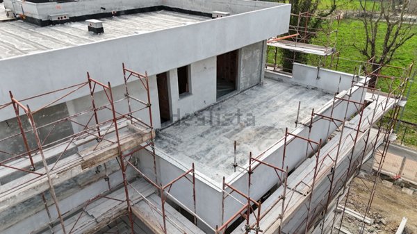 appartamento in vendita a Caronno Pertusella