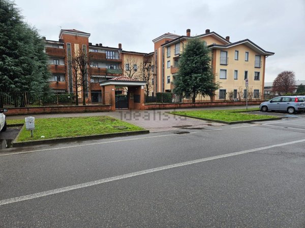 appartamento in vendita a Caronno Pertusella