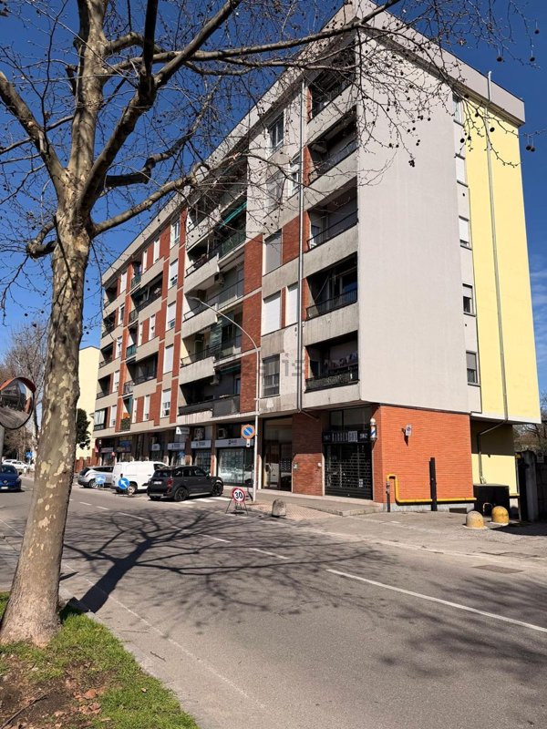 appartamento in vendita a Caronno Pertusella