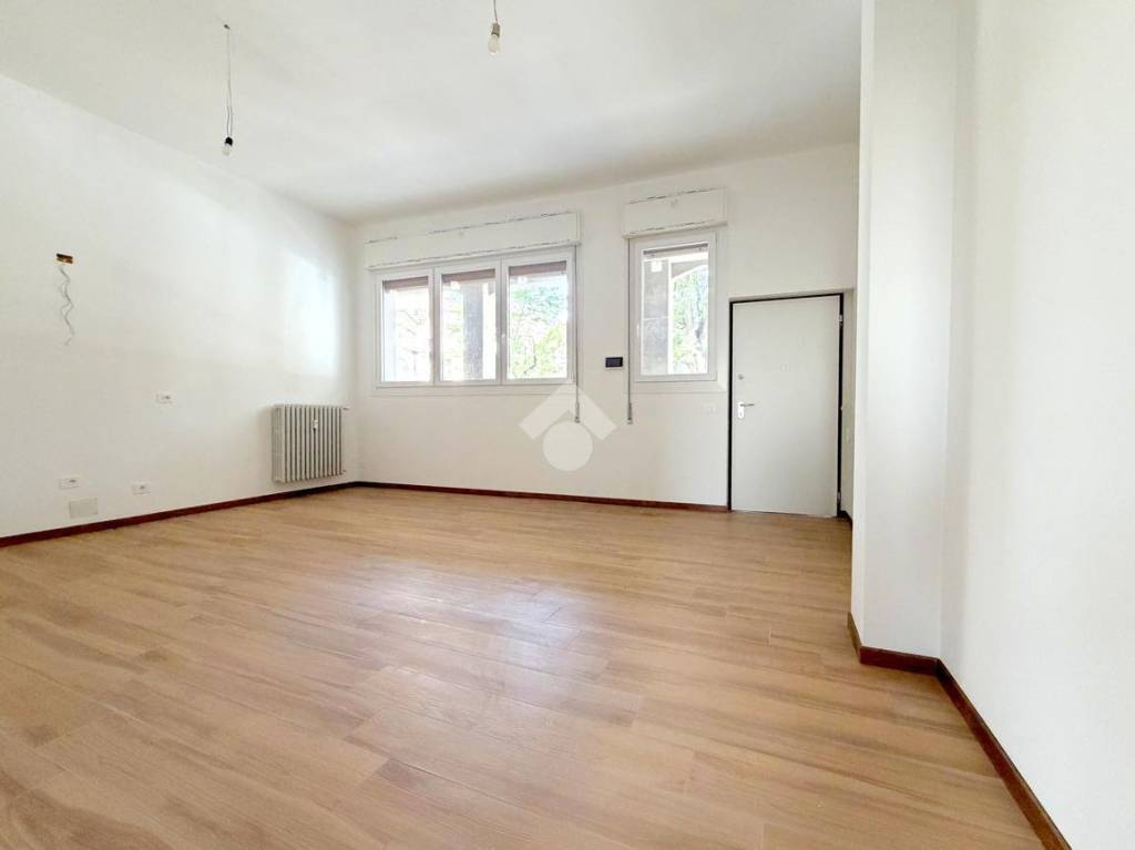 appartamento in vendita a Caronno Pertusella