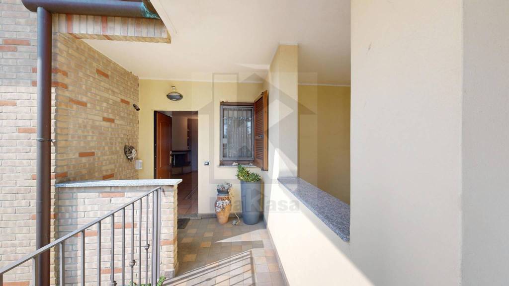 appartamento in vendita a Caronno Pertusella