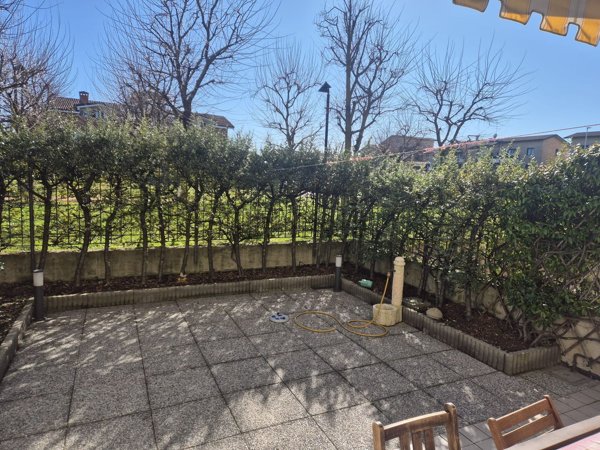 appartamento in vendita a Caronno Pertusella