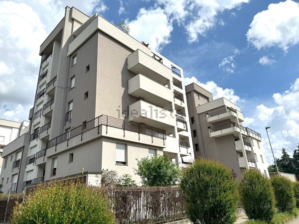 appartamento in vendita a Caronno Pertusella