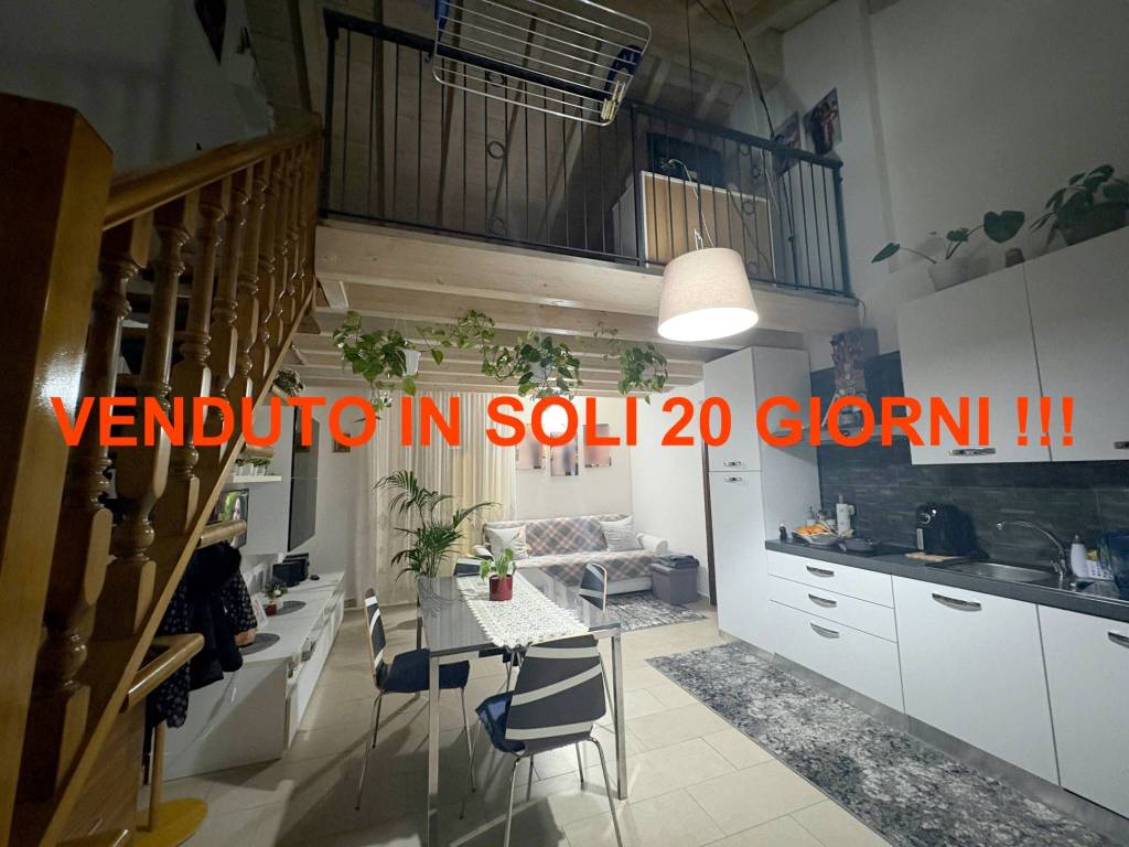 appartamento in vendita a Caronno Pertusella