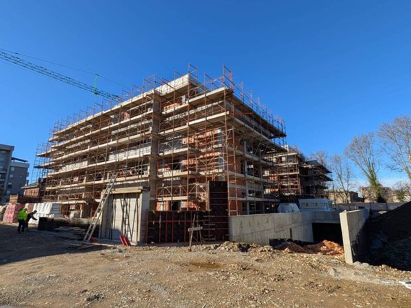 appartamento in vendita a Caronno Pertusella