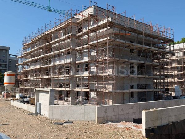 appartamento in vendita a Caronno Pertusella