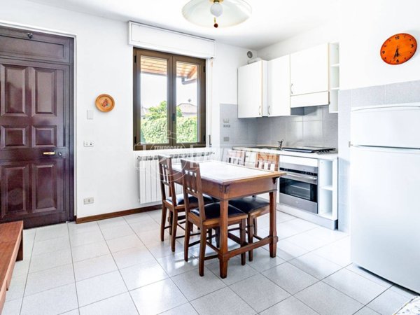 appartamento in vendita a Caronno Pertusella